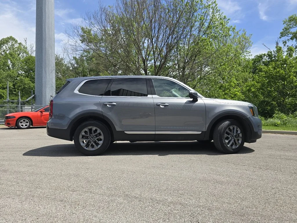 Used 2024 Silver Kia LX image 16