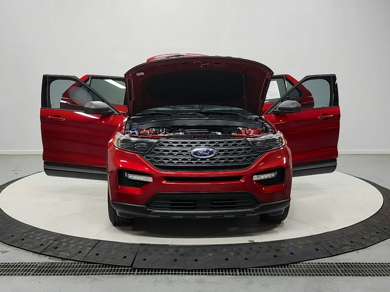 Used 2021 Red Ford XLT image 12
