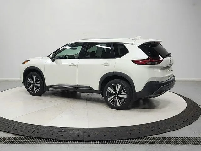 Used 2023 White Nissan SL image 6