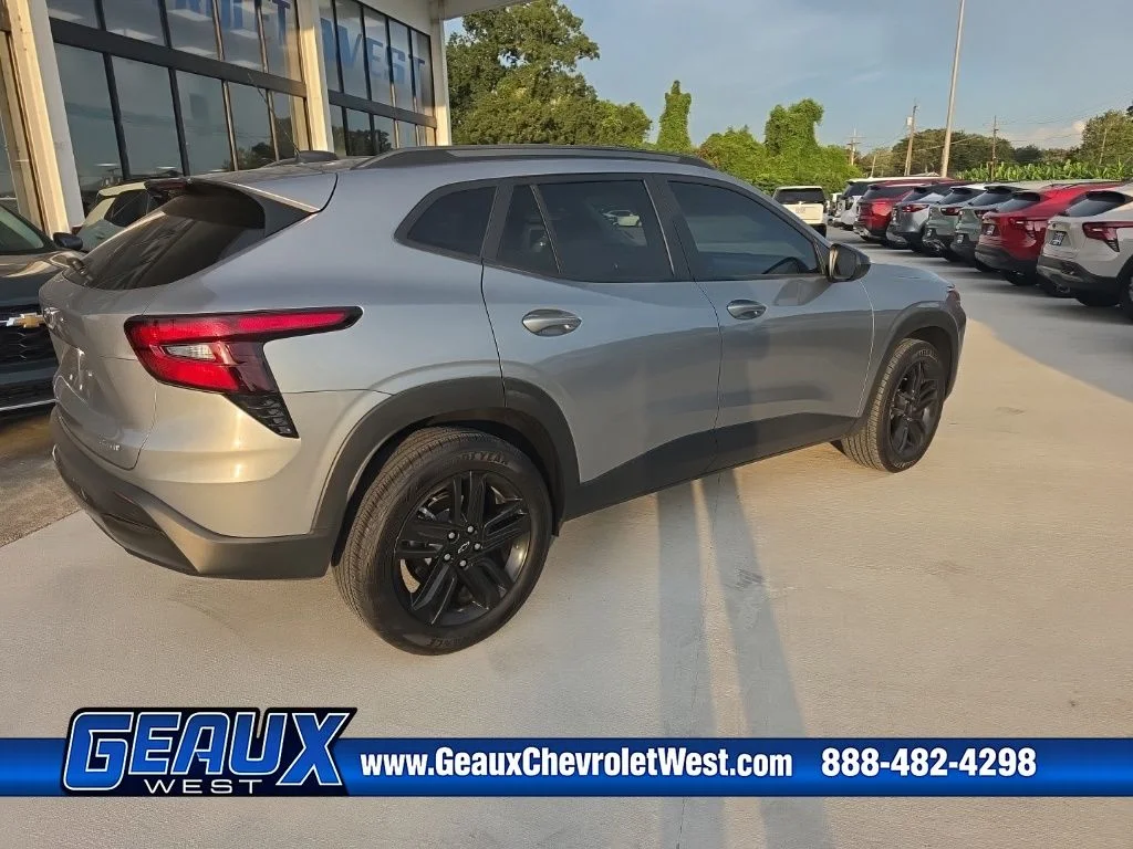 Used 2025 Gray Chevrolet ACTIV image 7