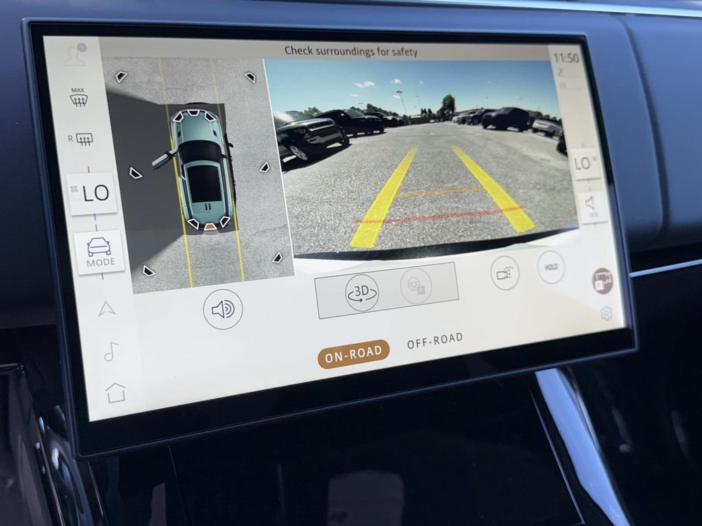 New 2026 Fuji White Land Rover Dynamic SE image 4