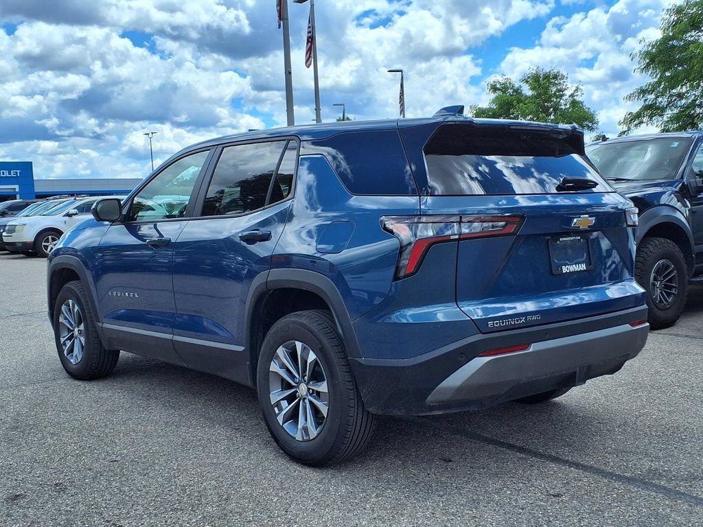 Used 2025 Lakeshore Blue Metallic Chevrolet LT image 7