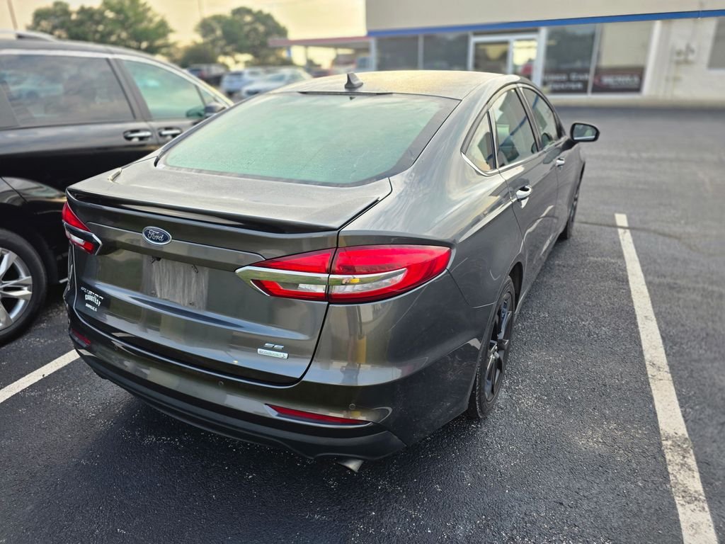 Used 2020 Magnetic Ford SE image 4