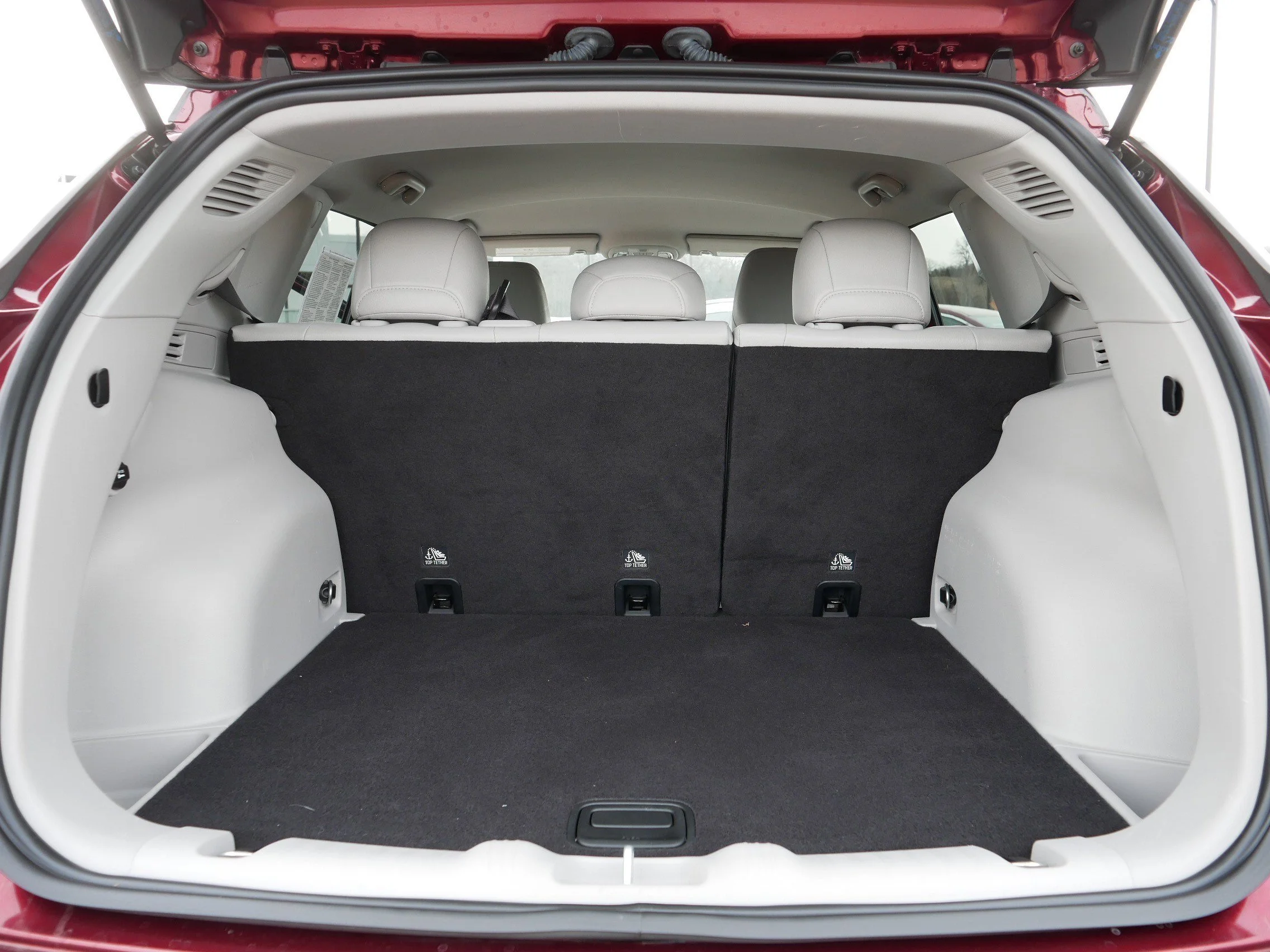 Used 2022 Velvet Red Pearlcoat Jeep Limited image 18