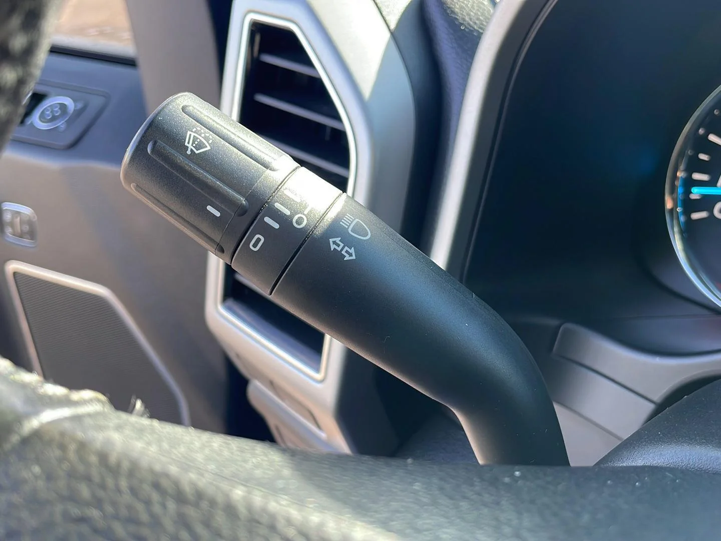 Certified Used 2020 Velocity Blue Ford LARIAT image 17