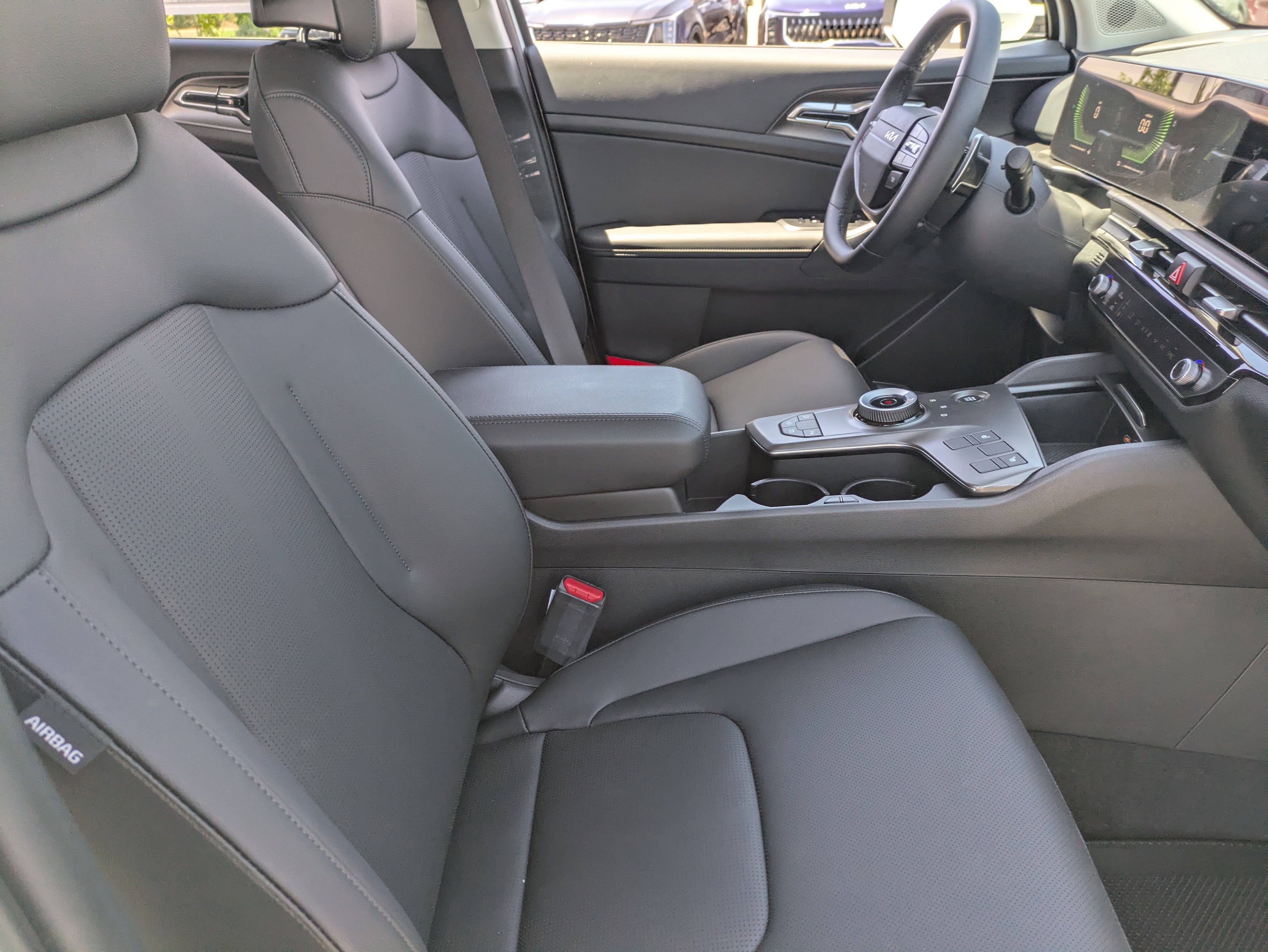 New 2026 Snow White Pearl Kia EX image 12