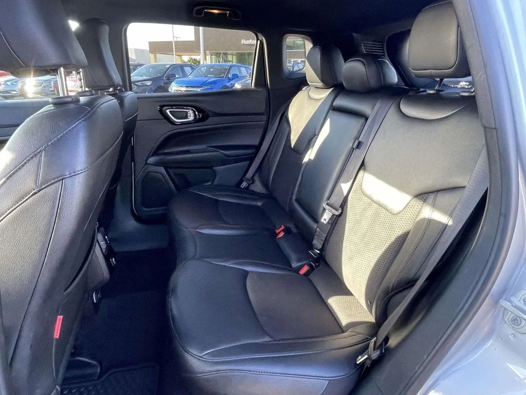 Used 2024 Silver Zynith Metallic Clearcoat Jeep Trailhawk image 3