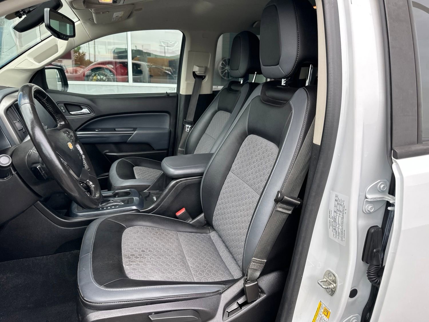 Used 2019 Summit White Chevrolet Z71 with Trailering Package - Bed Liner - Skid Plate Package - Off-Road Sport Bar - Premium Sound image 18