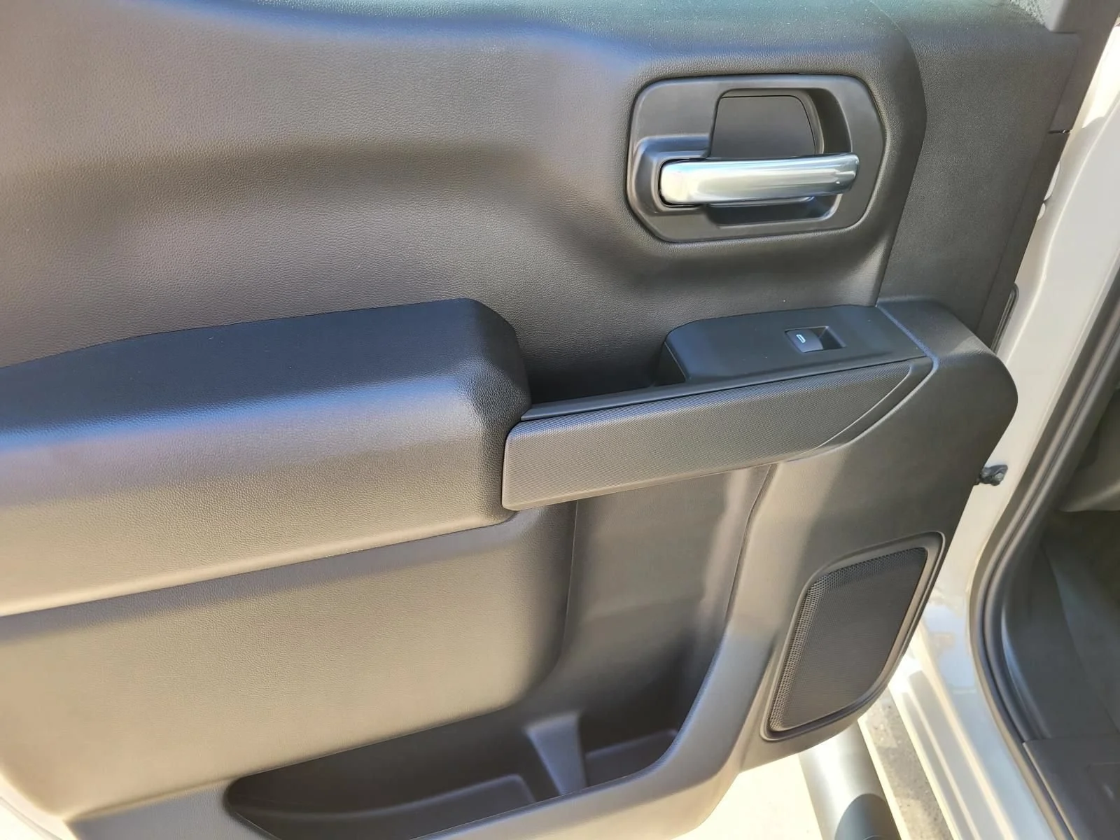 2026 Chevrolet Silverado 1500 Custom - Photo 7