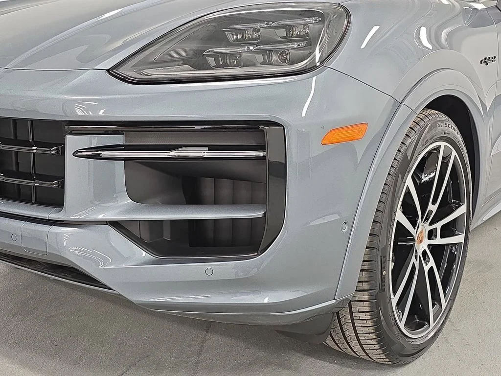 New 2026 Vanadium Grey Metallic Porsche E-Hybrid image 11