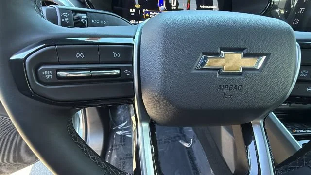 New 2026 Snowdrift Metallic Chevrolet LT image 19