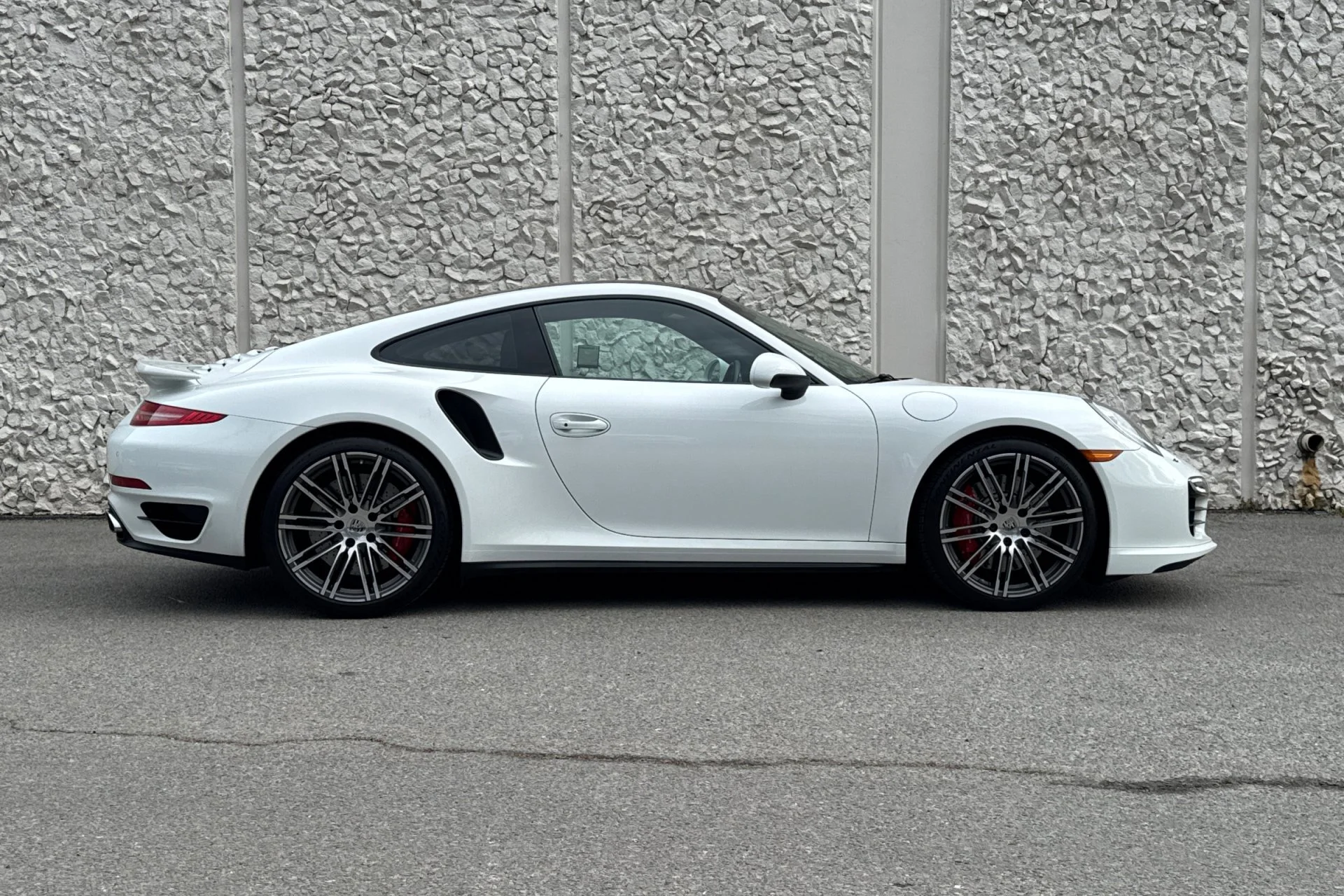 Used 2015 White Porsche Turbo image 8