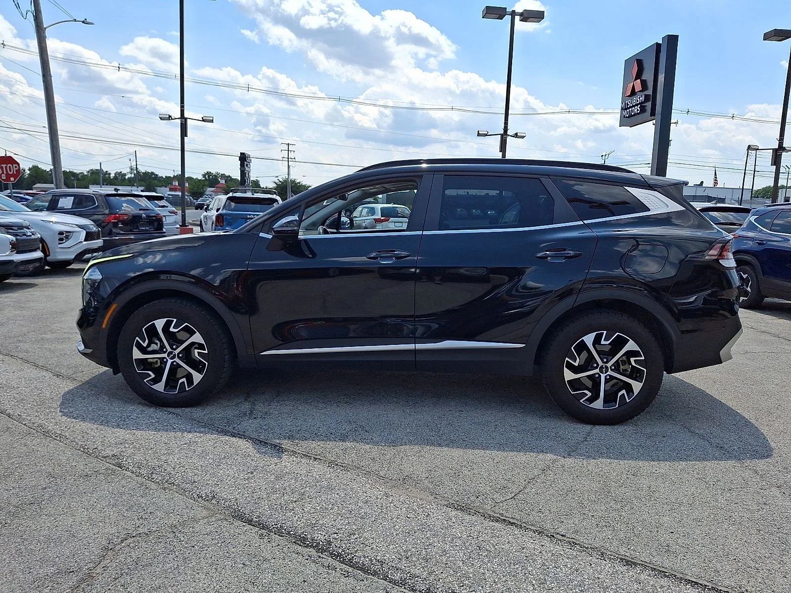 Used 2023 Black Kia EX image 4