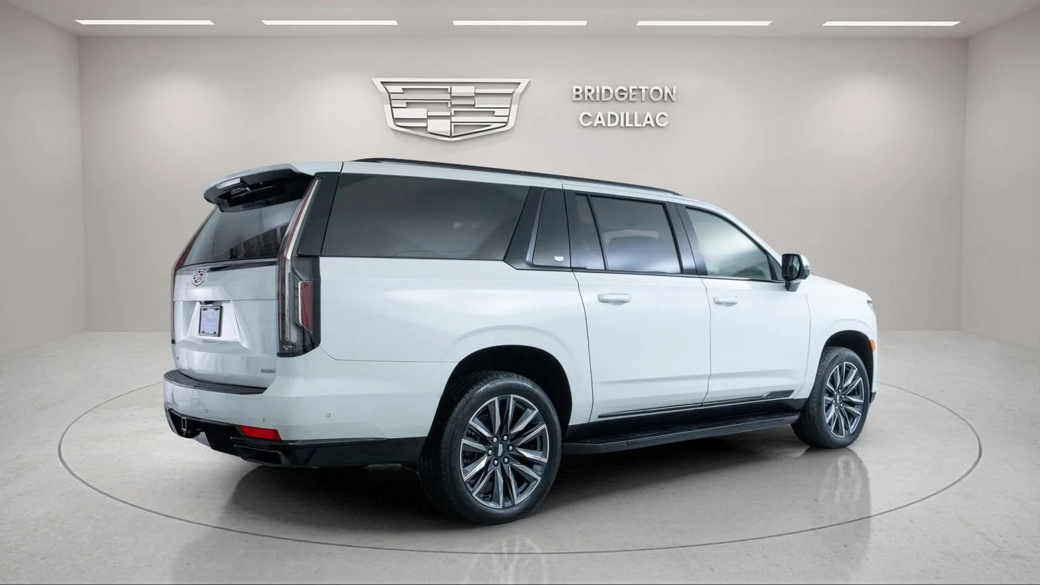 Used 2024 Crystal White Tricoat Cadillac Sport Platinum image 7
