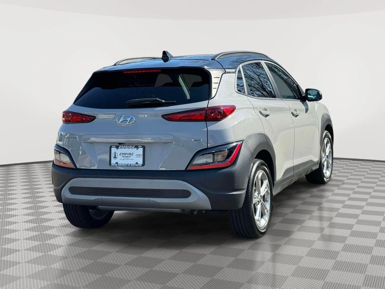 Used 2023 Cyber Silver w/Black Roof Hyundai SEL image 3