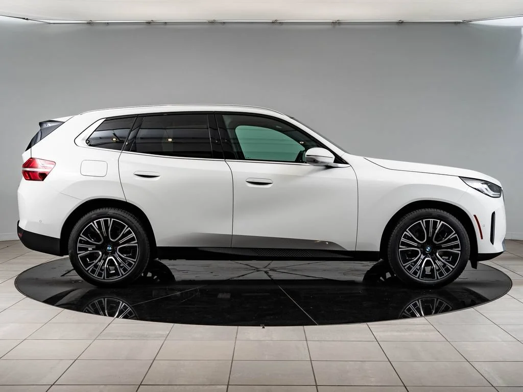New 2026 Alpine White BMW 30 xDrive image 11