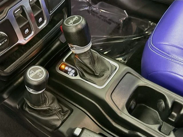 Used 2020 Gray Jeep Sport S image 16