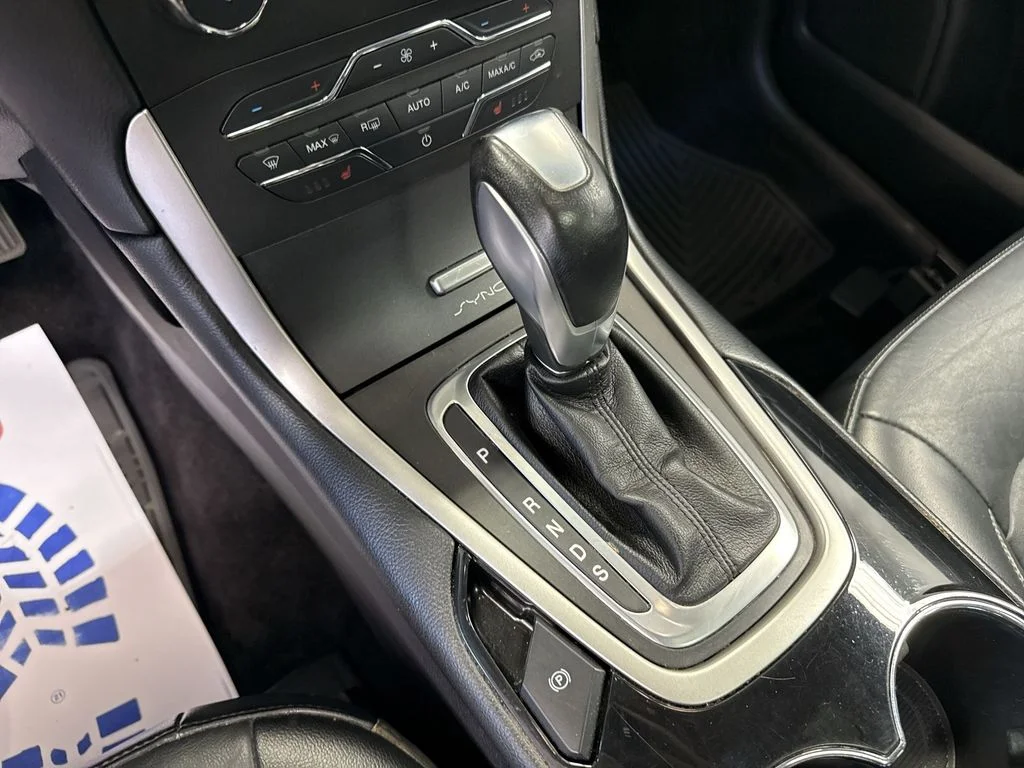 Used 2015 Magnetic Metallic Ford SEL image 21
