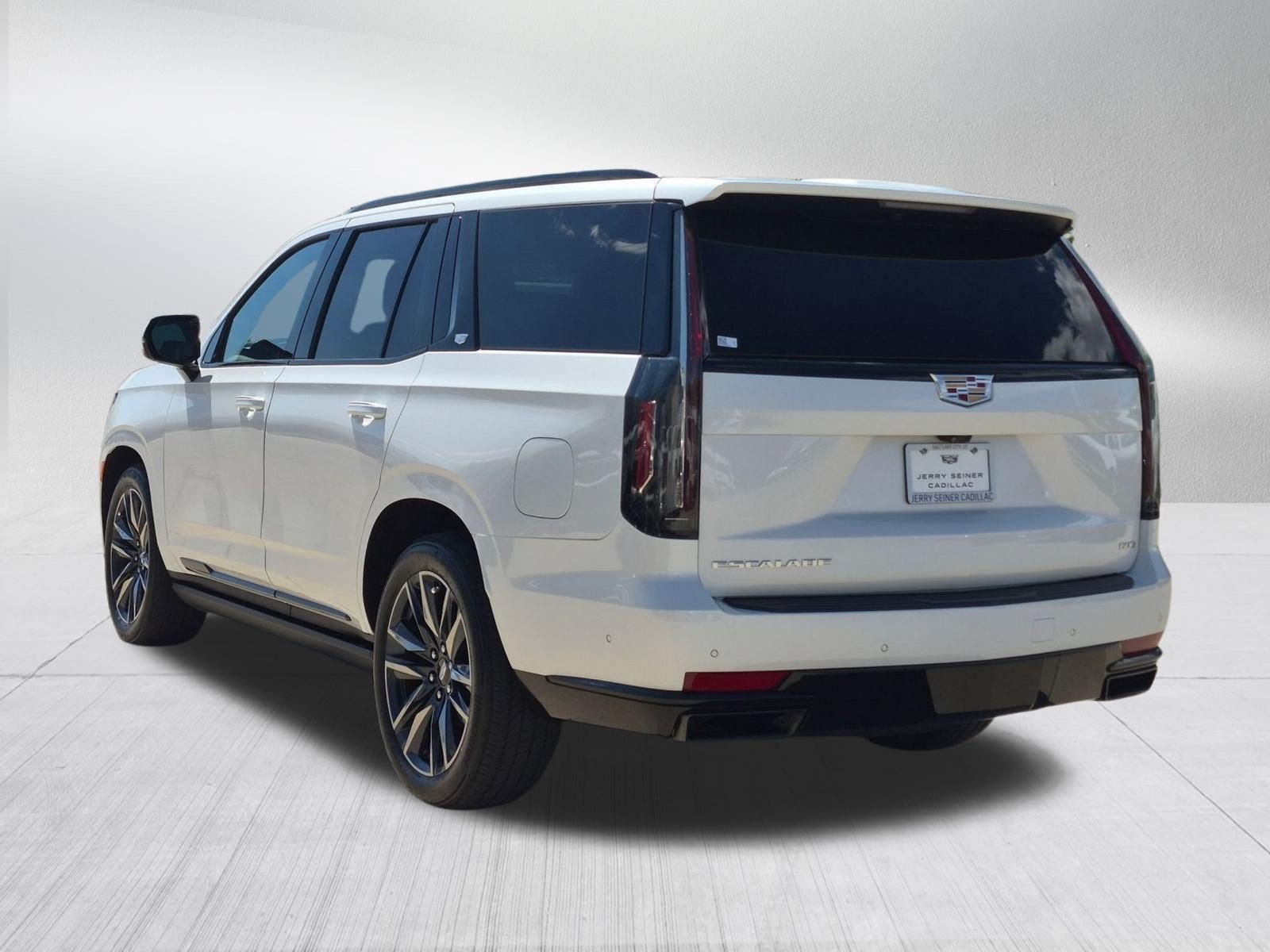 Used 2022 Crystal White Tricoat Cadillac Sport Platinum image 3