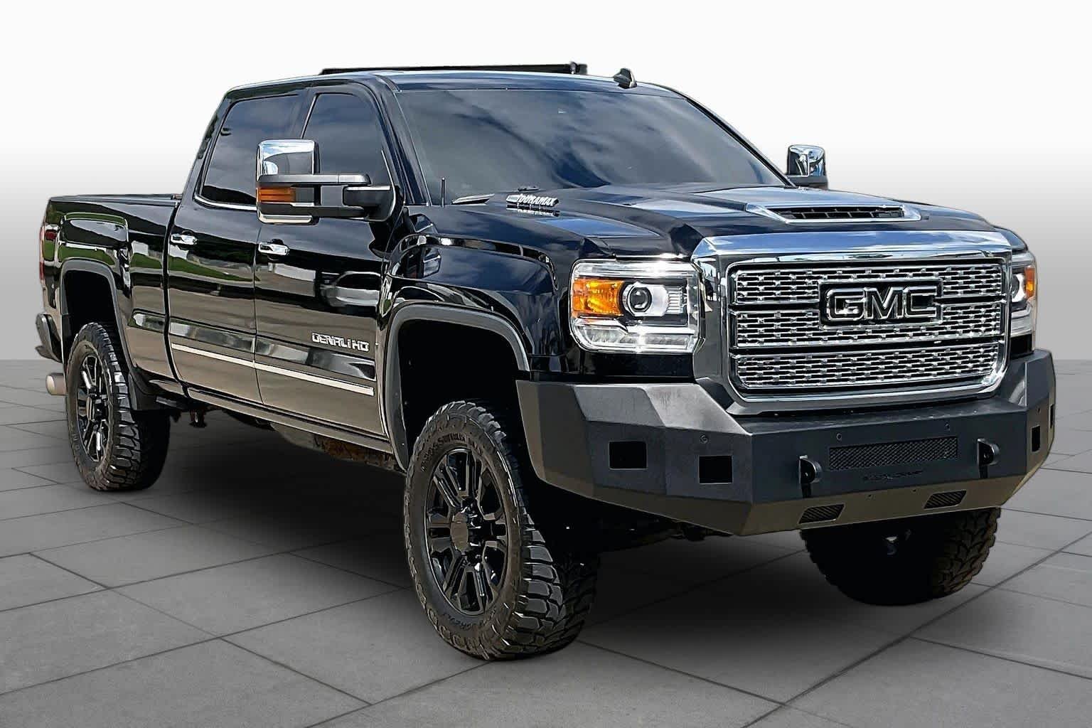 Used 2015 Onyx Black GMC Denali image 2