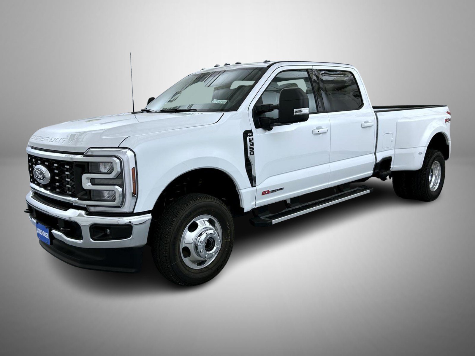 New 2027 Oxford White Ford XLT image 1