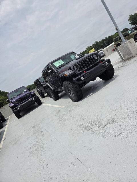 New 2026 Bright White Clear-Coat Exterior Paint Jeep 85th Anniversary Edition image 30