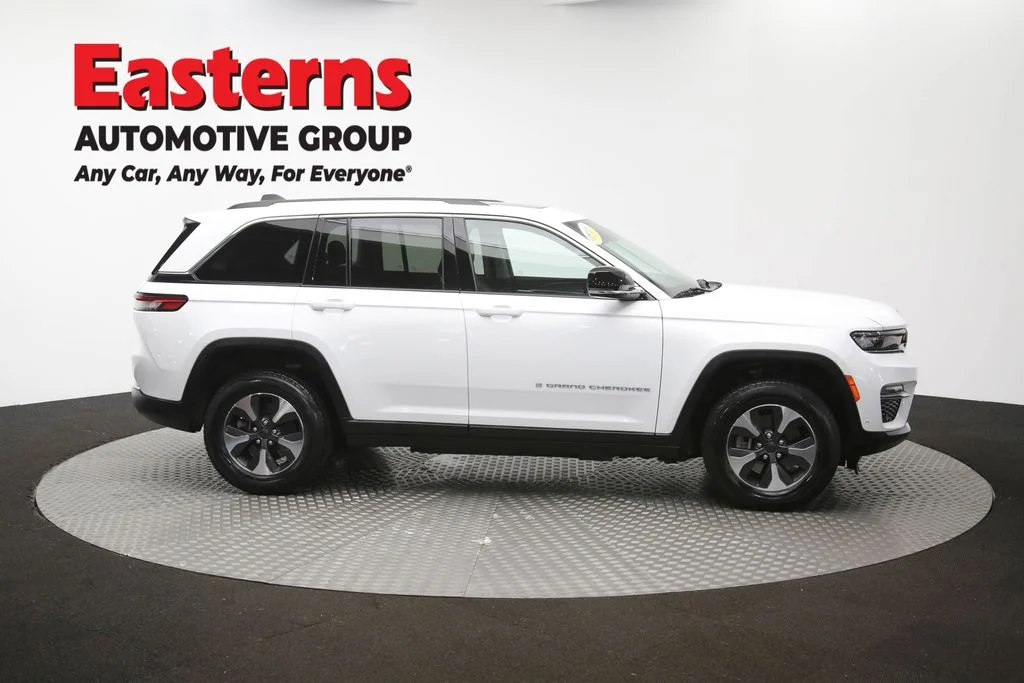 Used 2022 White Jeep 4xe image 49
