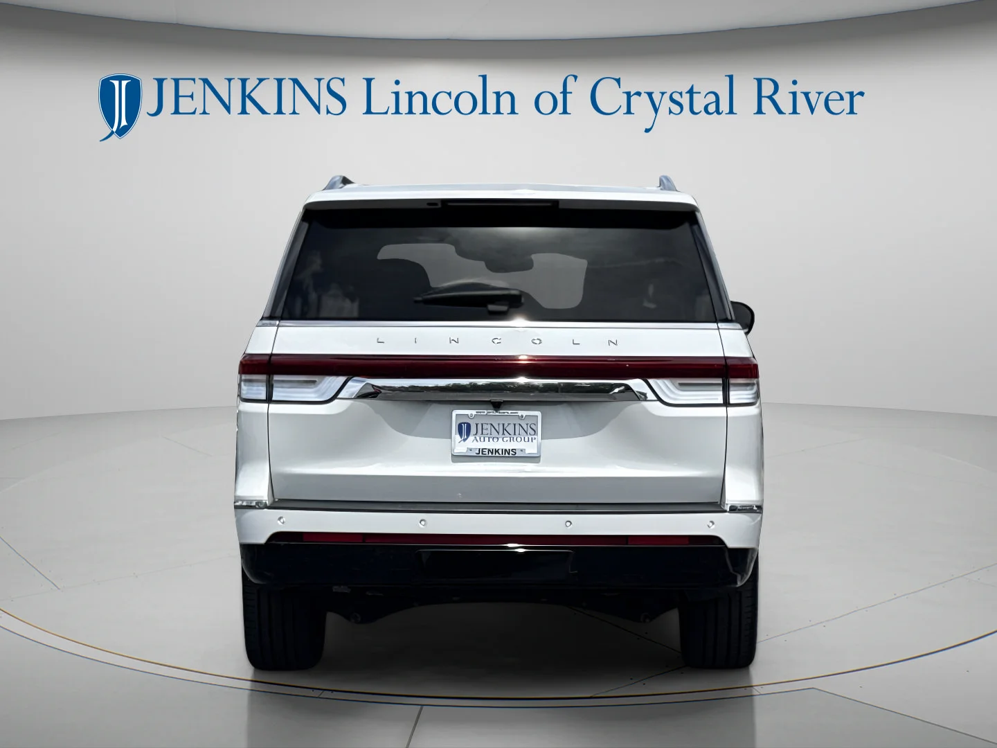Used 2024 Pristine White Metallic Tri-Coat Lincoln Reserve image 6