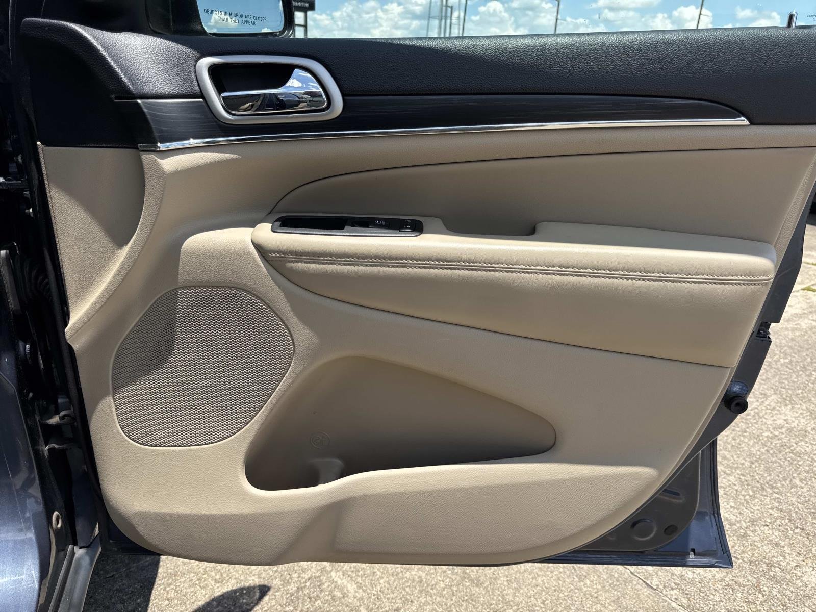 Used 2020 Blue Jeep Limited image 13