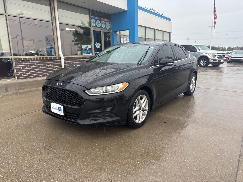 2016 Ford Fusion SE FWD's photo