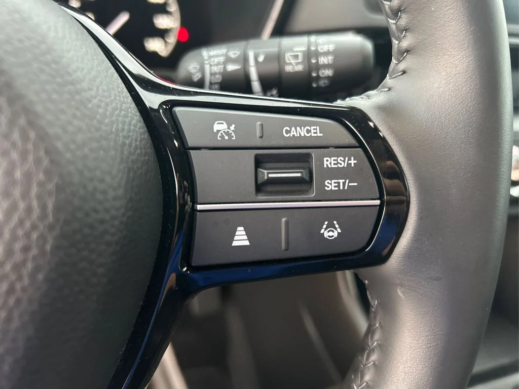 Used 2024  Honda EX-L image 31