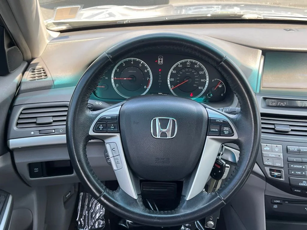 Used 2009 Alabaster Silver Metallic Honda EX-L image 21