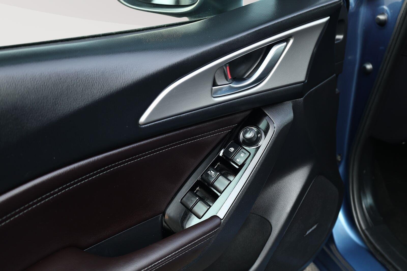 Used 2018 Eternal Blue Mica Mazda Touring image 13