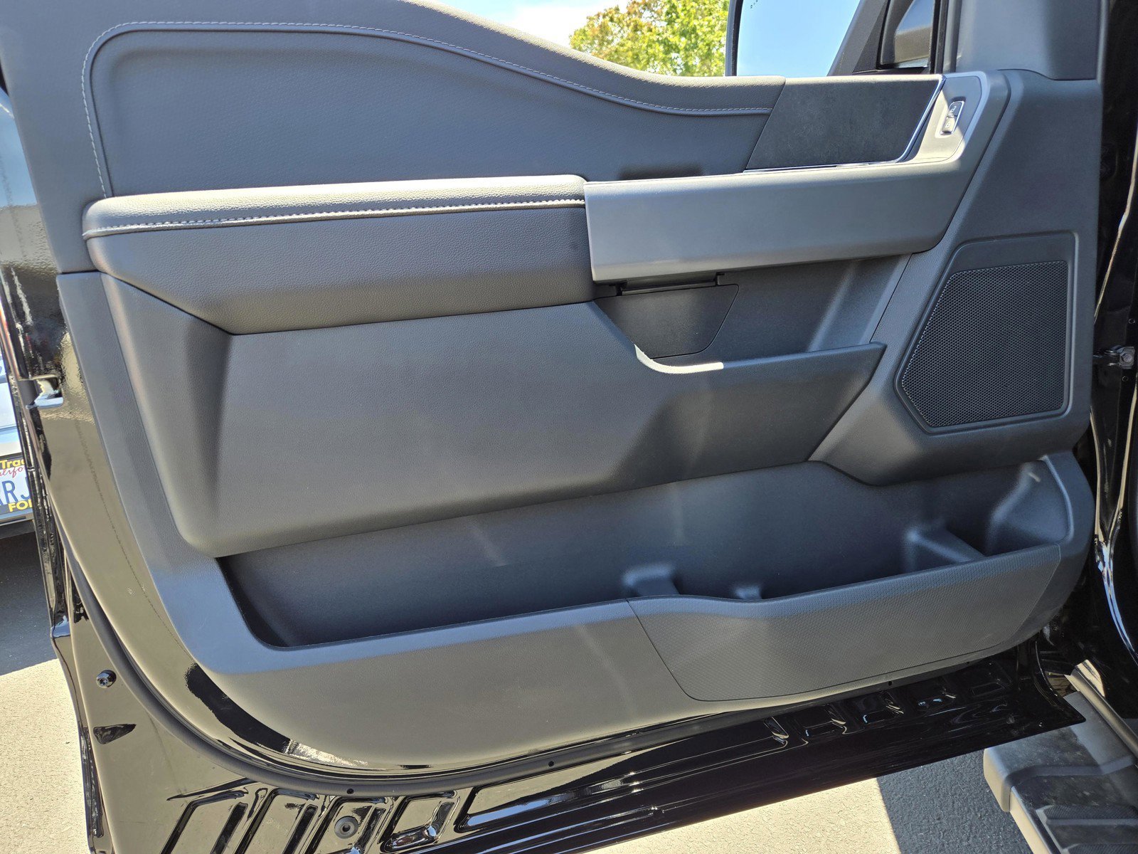New 2026 Agate Black Metallic Ford XLT image 9
