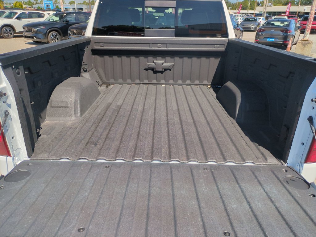 Used 2026 Summit White Chevrolet LT image 33