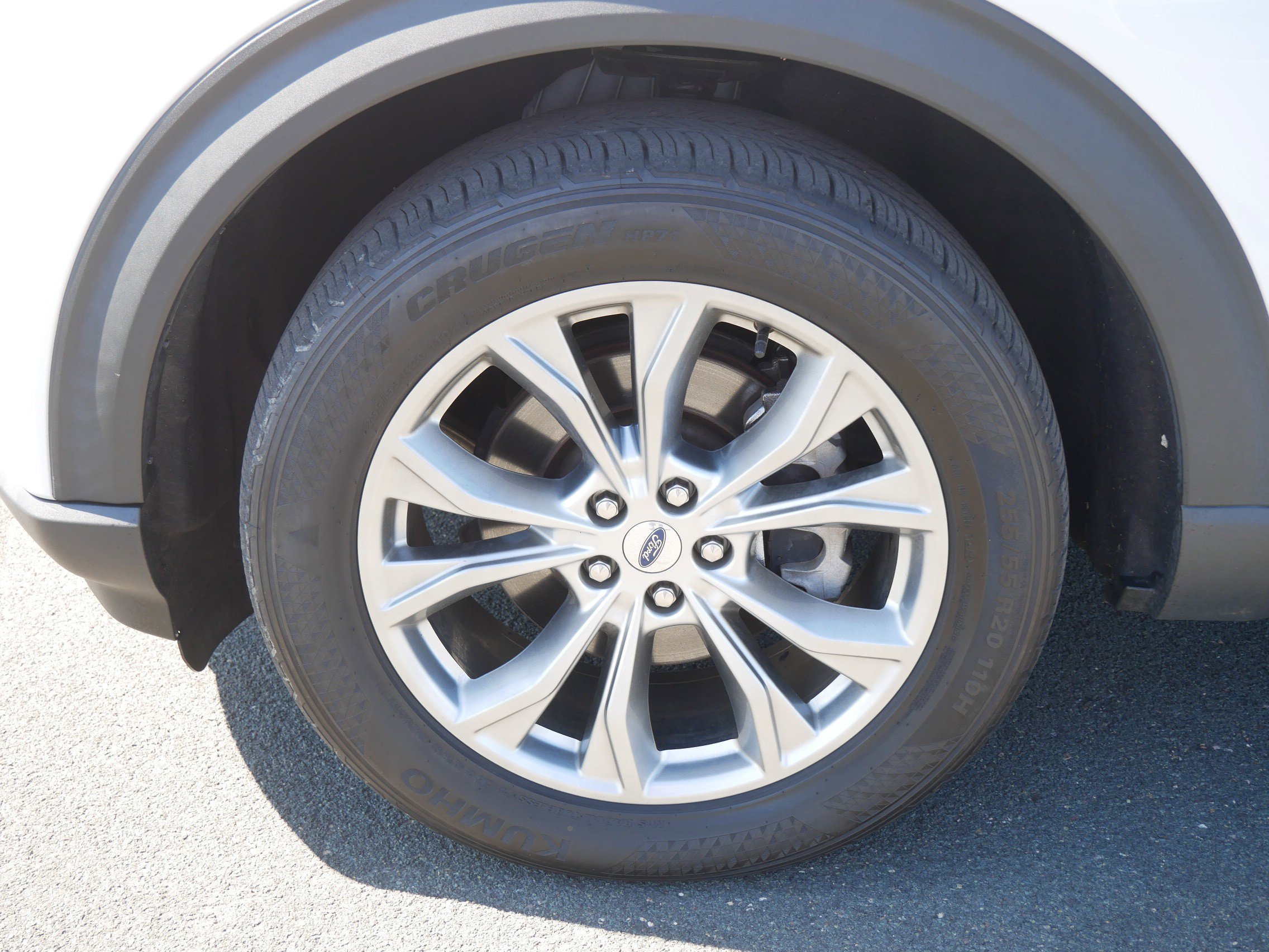 Used 2021 White Ford Limited image 9