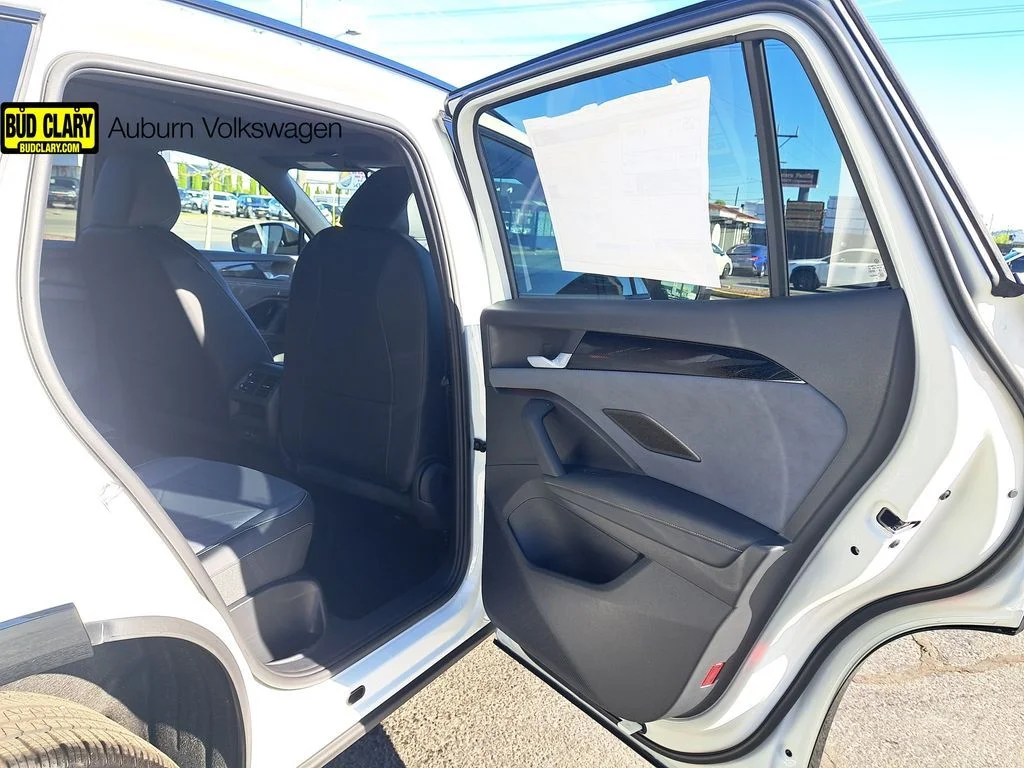 New 2026 White/off-white Volkswagen 2.0T SE R-Line Black image 14