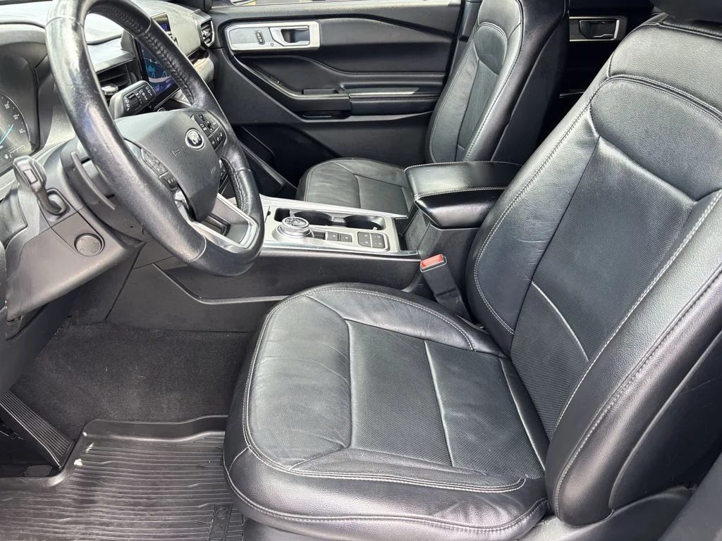 Used 2020 Black Ford Limited image 16