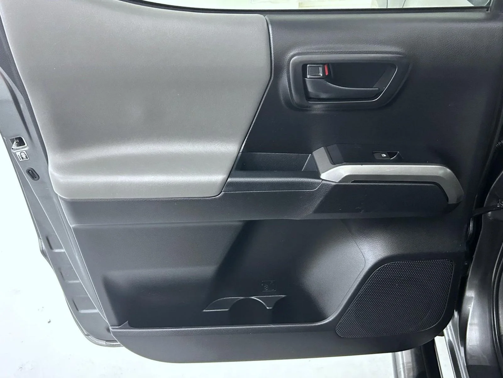 Used 2019 Gray Toyota SR5 image 20
