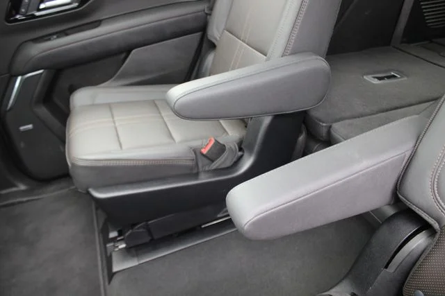 Used 2025 Black Chevrolet High Country image 28