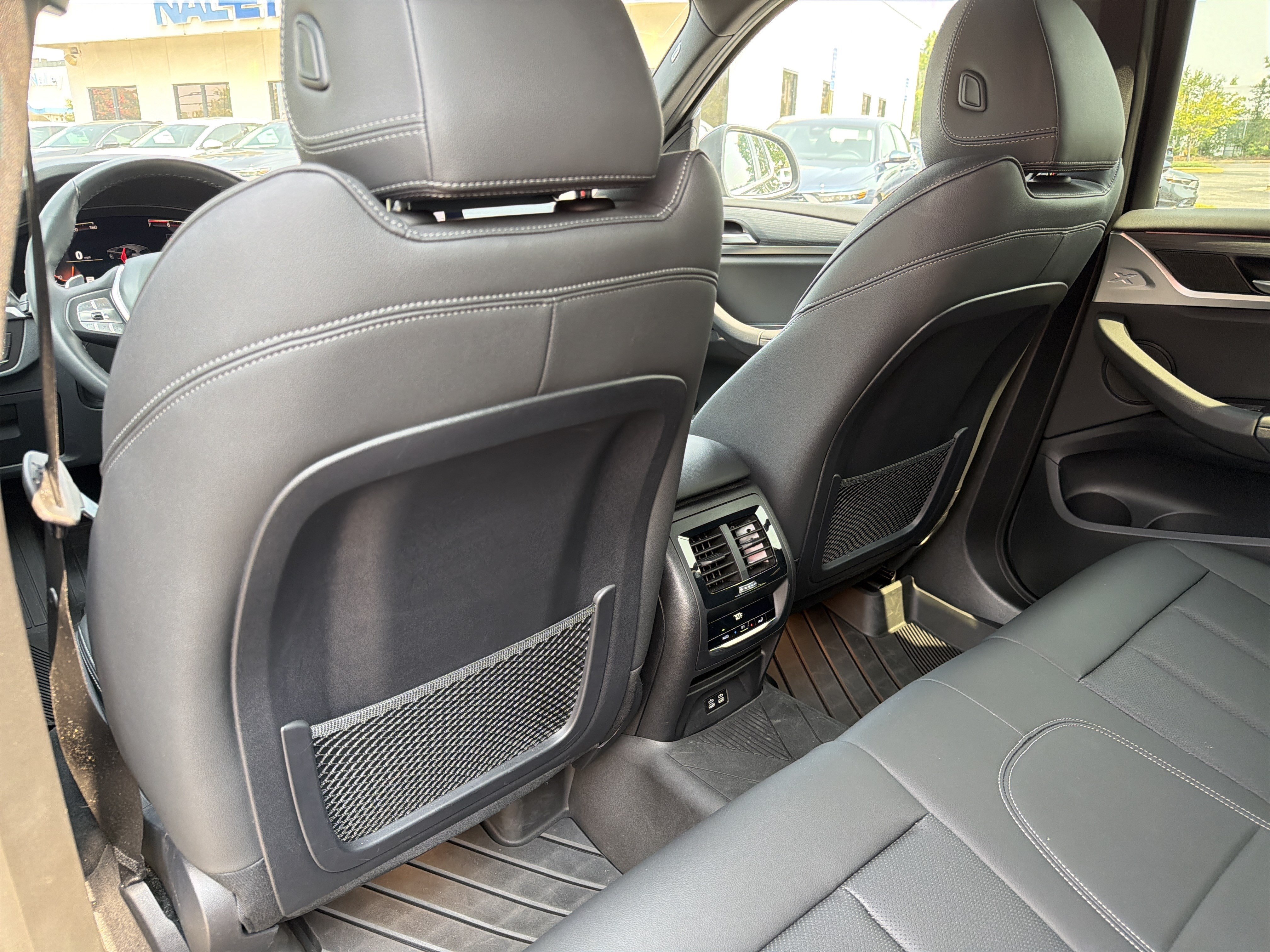 Used 2024 Jet Black BMW sDrive30i image 21
