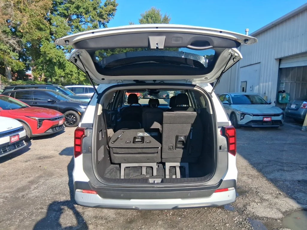 Certified Used 2026 White Kia LXS image 22