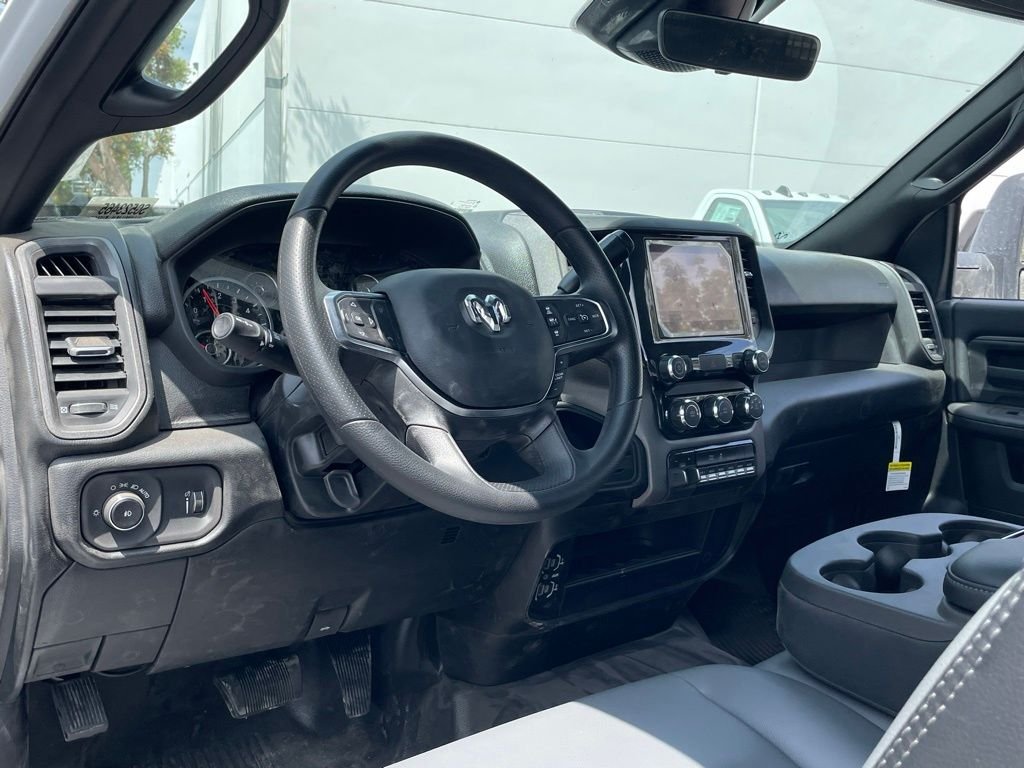 2025 RAM 3500 Chassis Tradesman - Photo 14