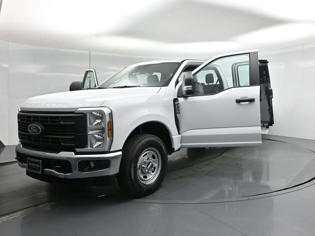 New 2026 Oxford White Ford XL image 23