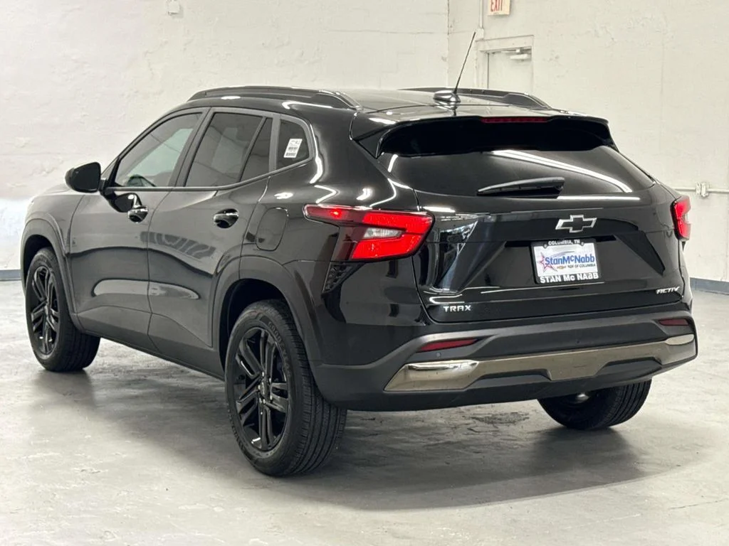 New 2026 Mosaic Black Metallic Chevrolet ACTIV image 6