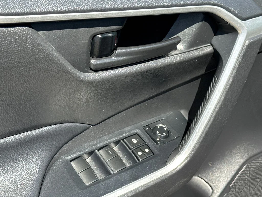 Used 2020 Gray Toyota LE image 27