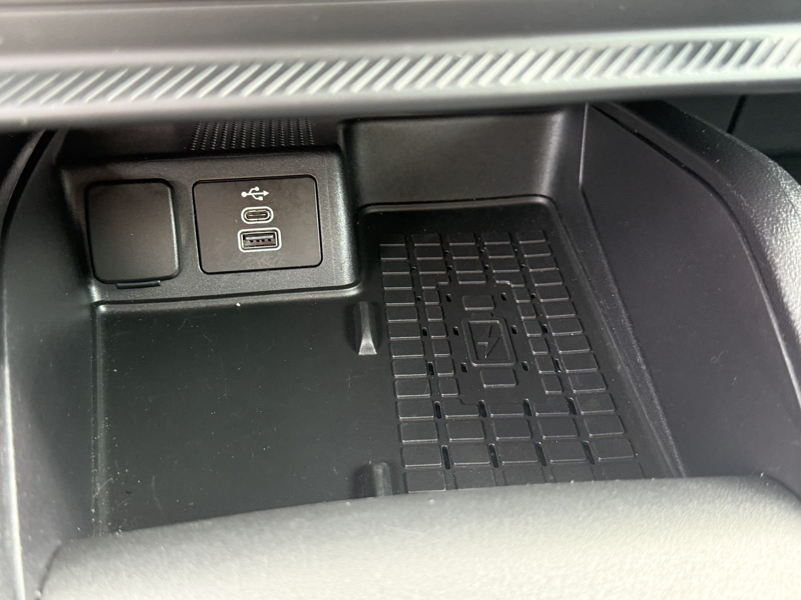 Used 2025 White Ford Outer Banks image 32