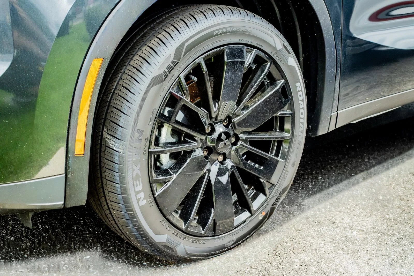New 2026 Gray Mitsubishi LE image 11