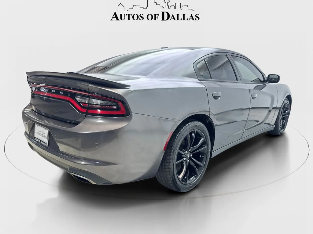 Used 2018 Gray Dodge SXT image 6