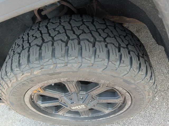 Used 2014 White GMC SLE image 6